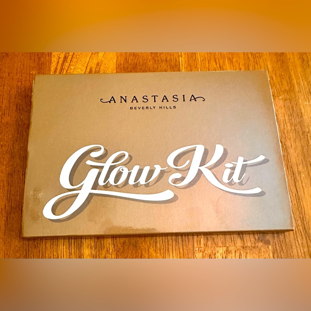 Anastasia Beverly Hills Ultimate Glow Kit
